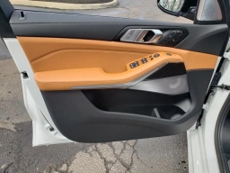 BMW X7 xDrive40i Sports Activity Vehicle 2026