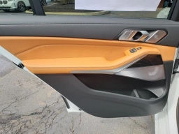 BMW X7 xDrive40i Sports Activity Vehicle 2026