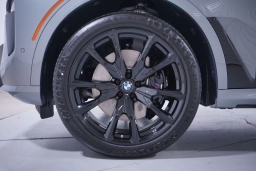 BMW X7 xDrive40i Sports Activity Vehicle 2026