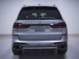 BMW X7 xDrive40i Sports Activity Vehicle 2026