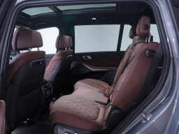 BMW X7 xDrive40i Sports Activity Vehicle 2026