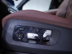 BMW X7 xDrive40i Sports Activity Vehicle 2026