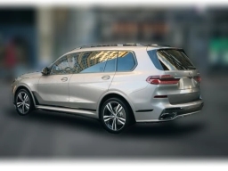 BMW X7 xDrive40i Sports Activity Vehicle 2026