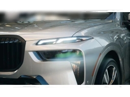 BMW X7 xDrive40i Sports Activity Vehicle 2026