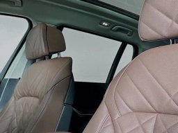 BMW X7 xDrive40i Sports Activity Vehicle 2026