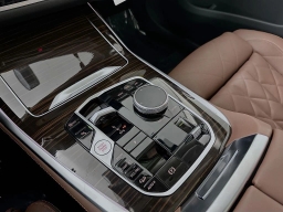 BMW X7 xDrive40i Sports Activity Vehicle 2026