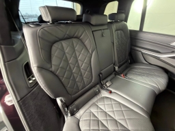 BMW X7 xDrive40i Sports Activity Vehicle 2026