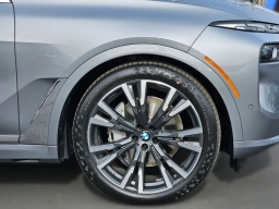 BMW X7 xDrive40i Sports Activity Vehicle 2026
