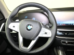 BMW X7 xDrive40i Sports Activity Vehicle 2026