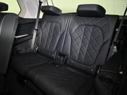 BMW X7 xDrive40i Sports Activity Vehicle 2026