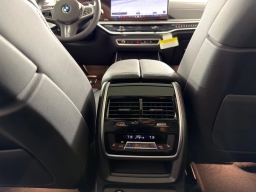 BMW X7 xDrive40i Sports Activity Vehicle 2026