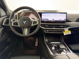 BMW X7 xDrive40i Sports Activity Vehicle 2026