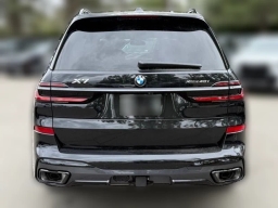 BMW X7 xDrive40i Sports Activity Vehicle 2026