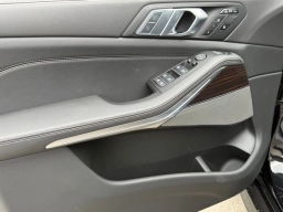 BMW X7 xDrive40i Sports Activity Vehicle 2026