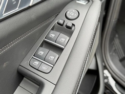 BMW X7 xDrive40i Sports Activity Vehicle 2026