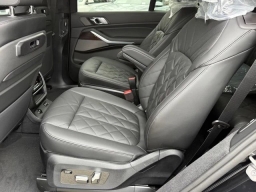 BMW X7 xDrive40i Sports Activity Vehicle 2026