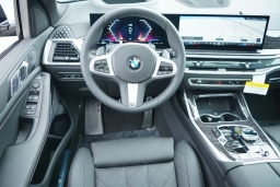 BMW X7 xDrive40i Sports Activity Vehicle 2026