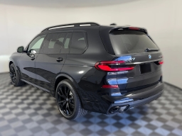 BMW X7 xDrive40i Sports Activity Vehicle 2026