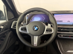 BMW X7 xDrive40i Sports Activity Vehicle 2026