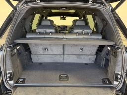 BMW X7 xDrive40i Sports Activity Vehicle 2026