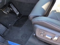 BMW X5 xDrive40i Sports Activity Vehicle 2026