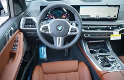 BMW X7 M60i Sports Activity Vehicle 2026
