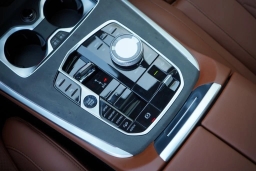 BMW X7 M60i Sports Activity Vehicle 2026