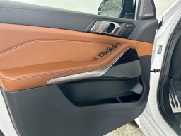 BMW X7 M60i Sports Activity Vehicle 2026