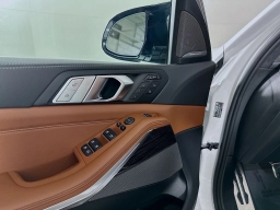 BMW X7 M60i Sports Activity Vehicle 2026