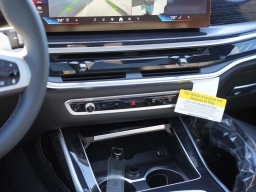 BMW X7 M60i Sports Activity Vehicle 2026