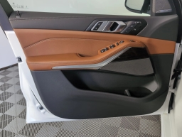 BMW X7 M60i Sports Activity Vehicle 2026