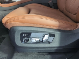 BMW X7 M60i Sports Activity Vehicle 2026