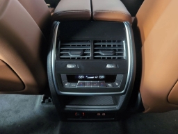 BMW X7 M60i Sports Activity Vehicle 2026