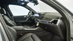 BMW X7 M60i Sports Activity Vehicle 2026