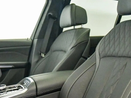 BMW X7 M60i Sports Activity Vehicle 2026