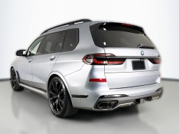 BMW X7 M60i Sports Activity Vehicle 2026