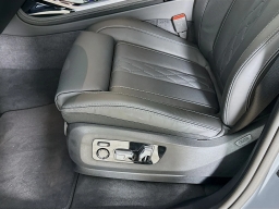 BMW X7 M60i Sports Activity Vehicle 2026