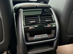 BMW X7 M60i Sports Activity Vehicle 2026