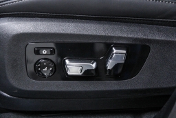 BMW X7 M60i Sports Activity Vehicle 2026