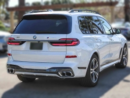 BMW X7 M60i Sports Activity Vehicle 2025