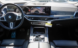 BMW X7 M60i Sports Activity Vehicle 2025