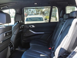 BMW X7 M60i Sports Activity Vehicle 2025