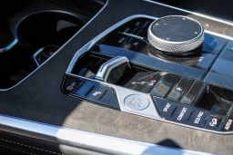 BMW X7 M60i Sports Activity Vehicle 2025