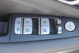 BMW X7 M60i Sports Activity Vehicle 2025