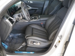 BMW X7 M60i Sports Activity Vehicle 2026