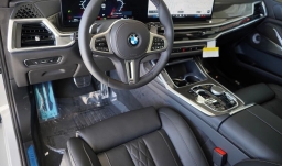 BMW X7 M60i Sports Activity Vehicle 2026