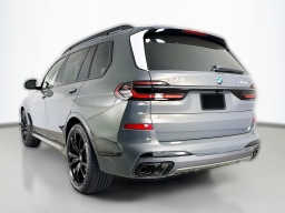 BMW X7 M60i Sports Activity Vehicle 2026