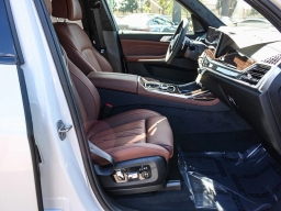 BMW X7 M60i Sports Activity Vehicle 2026