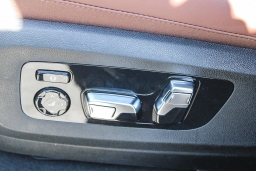 BMW X7 M60i Sports Activity Vehicle 2026