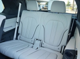 BMW X7 M60i Sports Activity Vehicle 2026